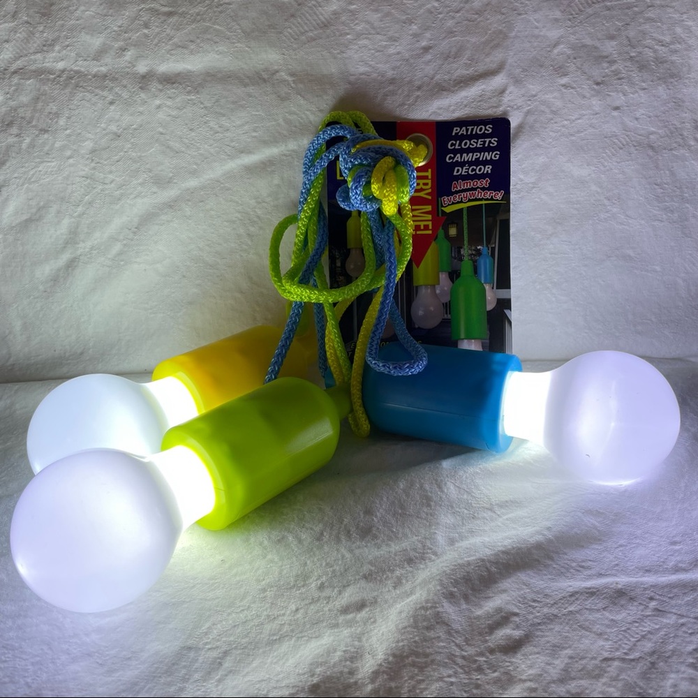 🐝🐝🐝 Cute! Pull lights- pull bulbs to operate, New. Great Gift!